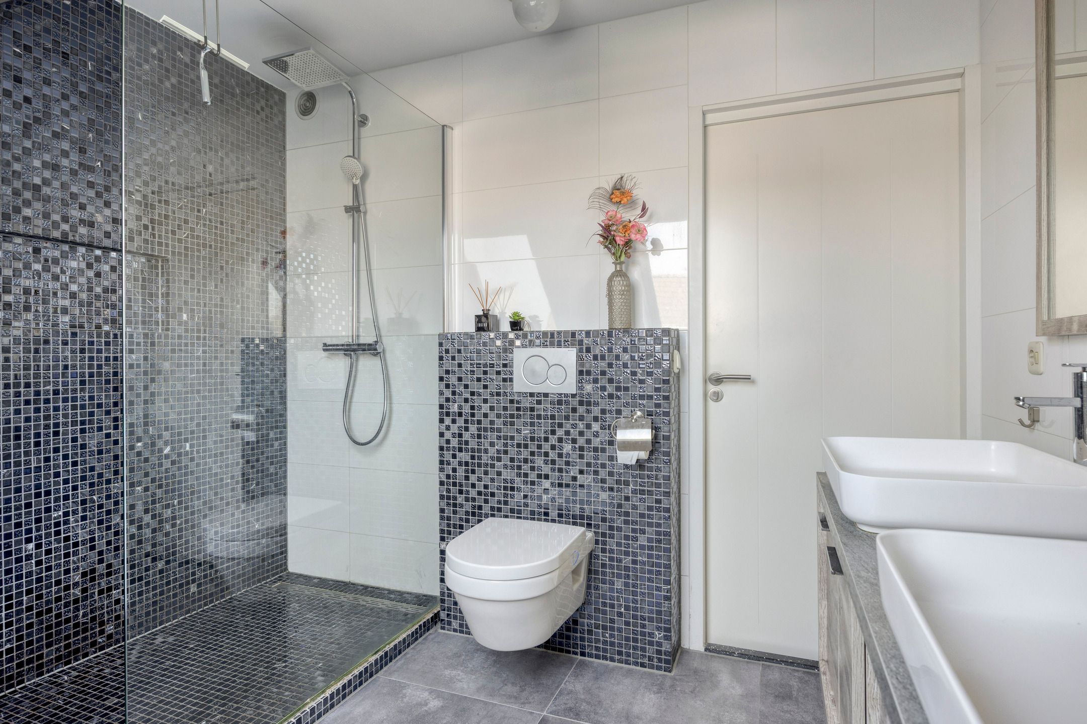 Photo 36 of Krabbendamstraat 13