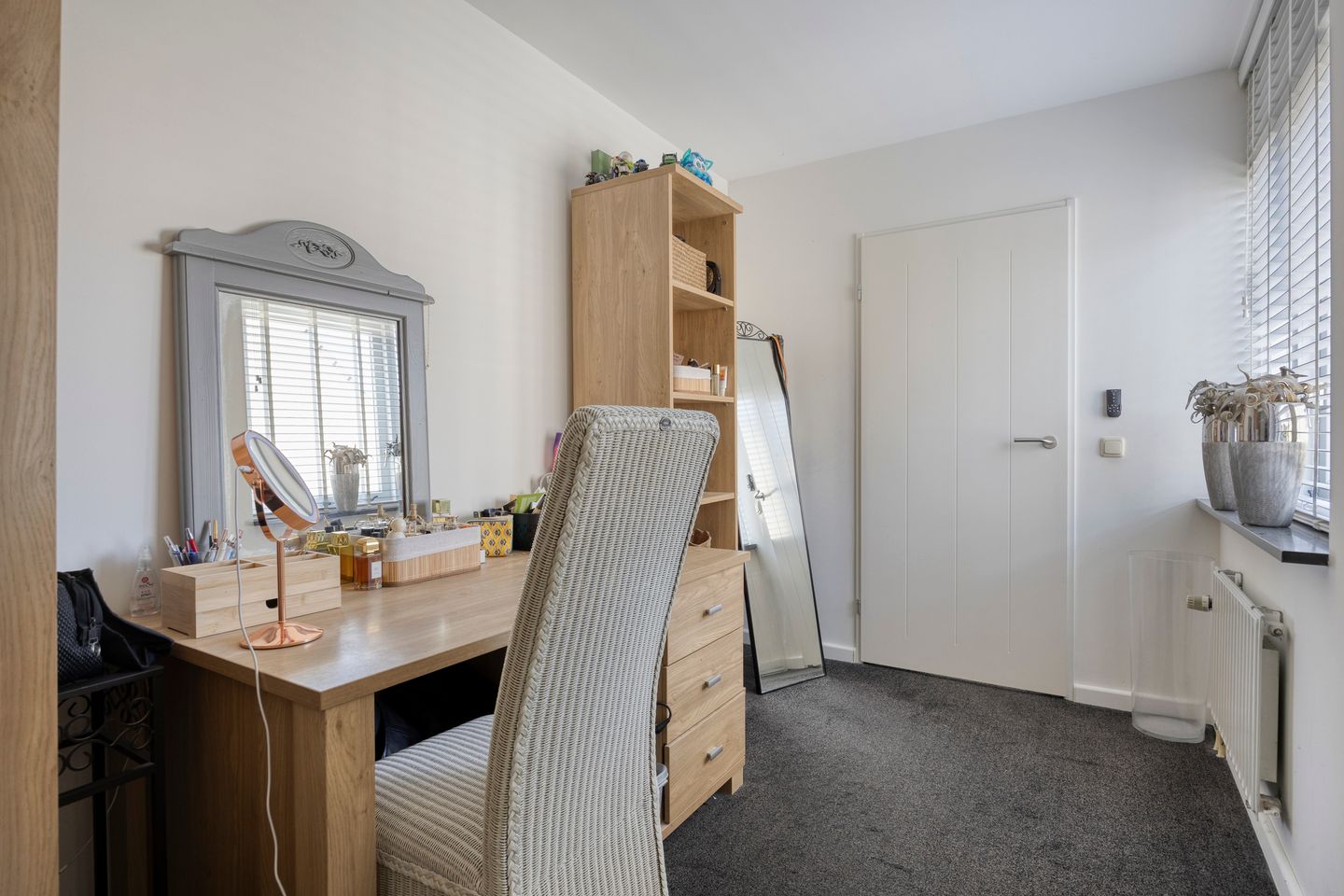 Photo 40 of Krabbendamstraat 13