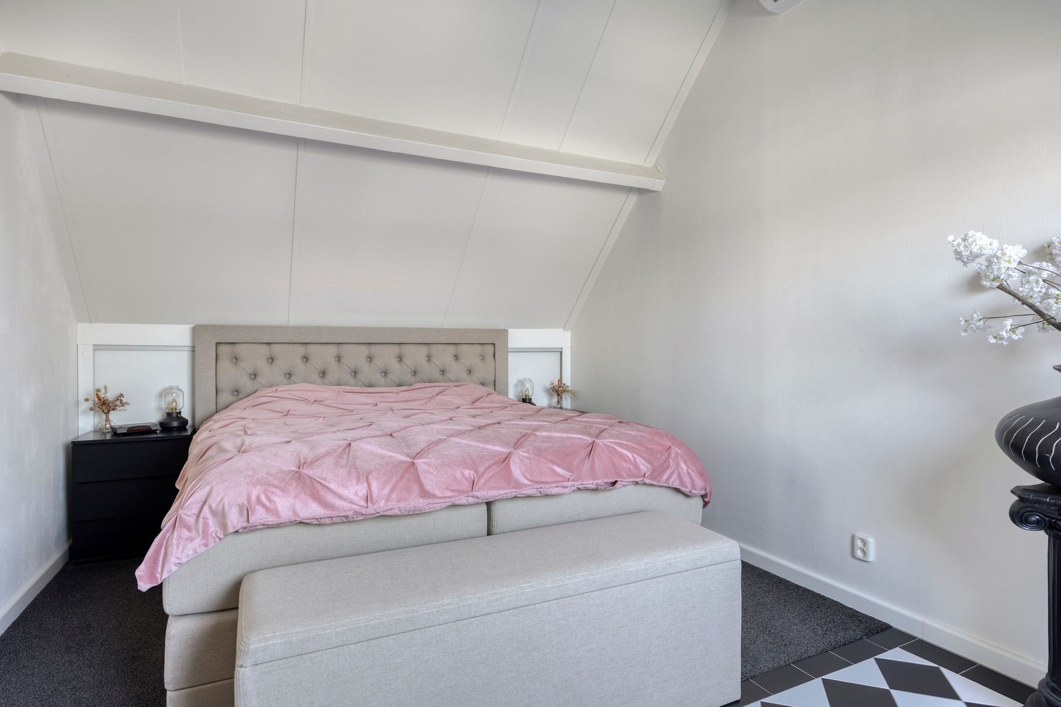 Photo 42 of Krabbendamstraat 13