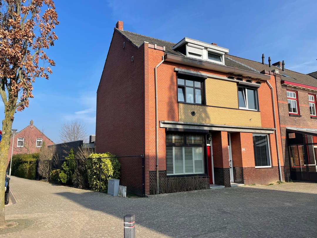 Hoekwoning aan Posthuisstraat 36, 5931EN Tegelen