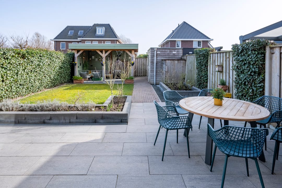 Foto 2 van Helmkruid 6