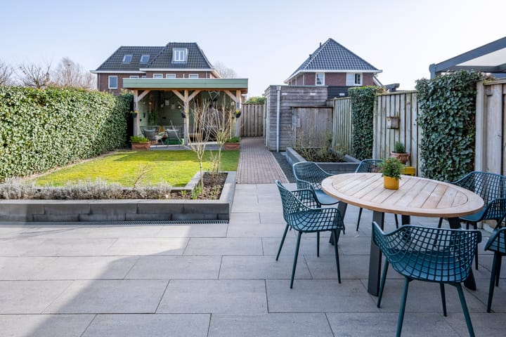 Foto 2 van Helmkruid 6