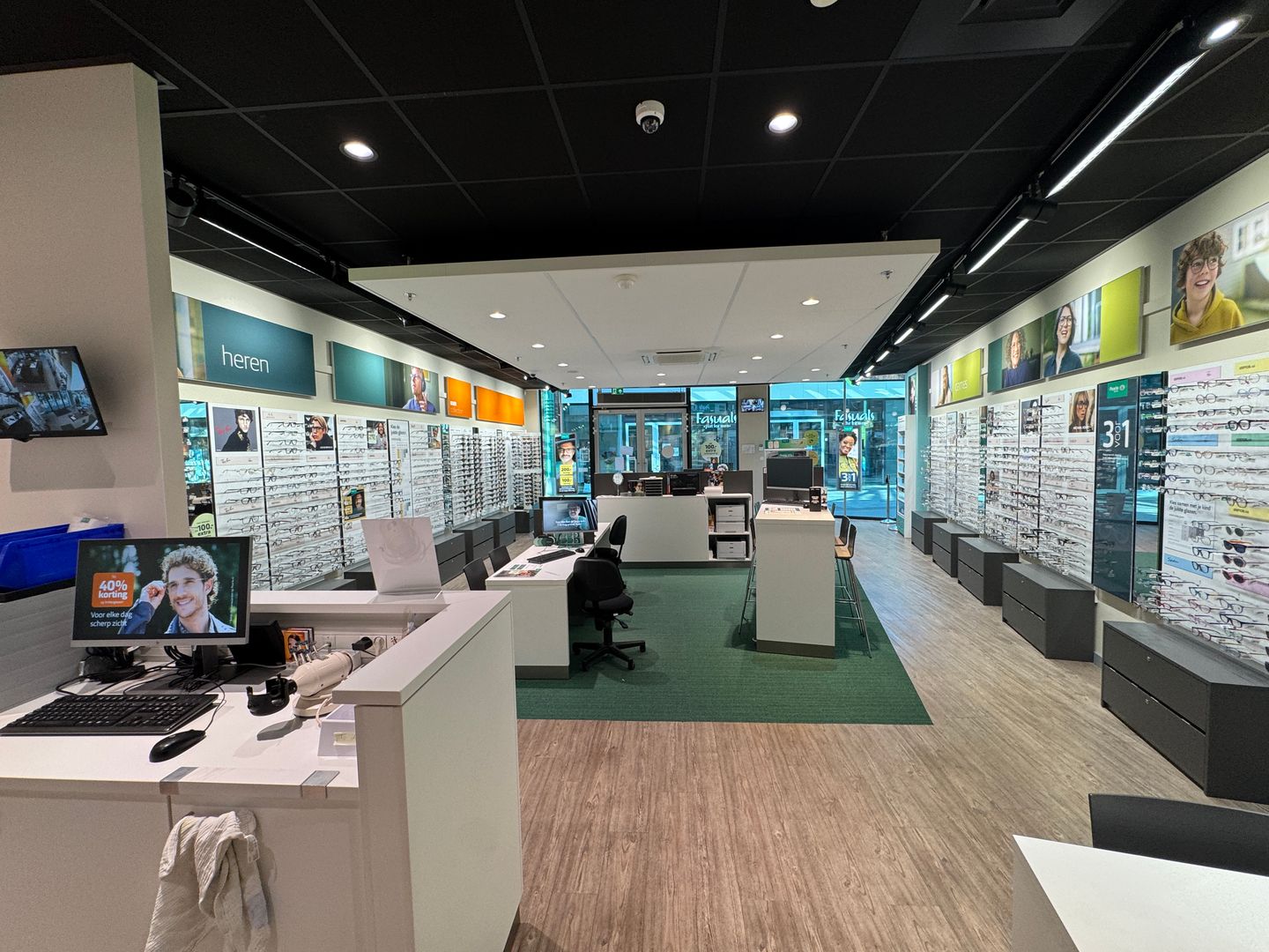 View photo 4 of Raadhuisplein 61