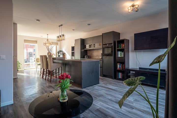 Foto 2 van Helper Westsingel 75