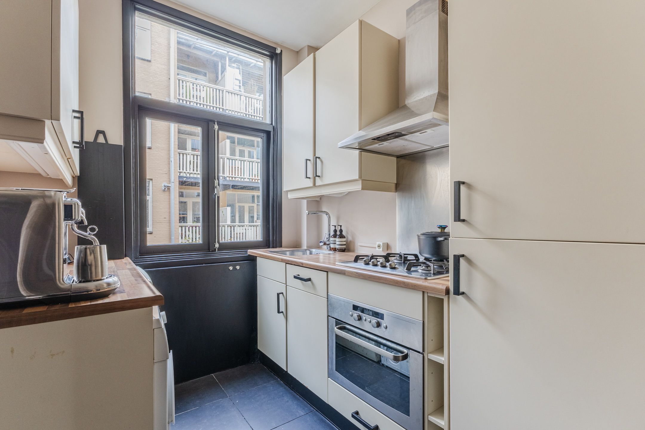 Foto 12 van Joan Melchior Kemperstraat 108-1