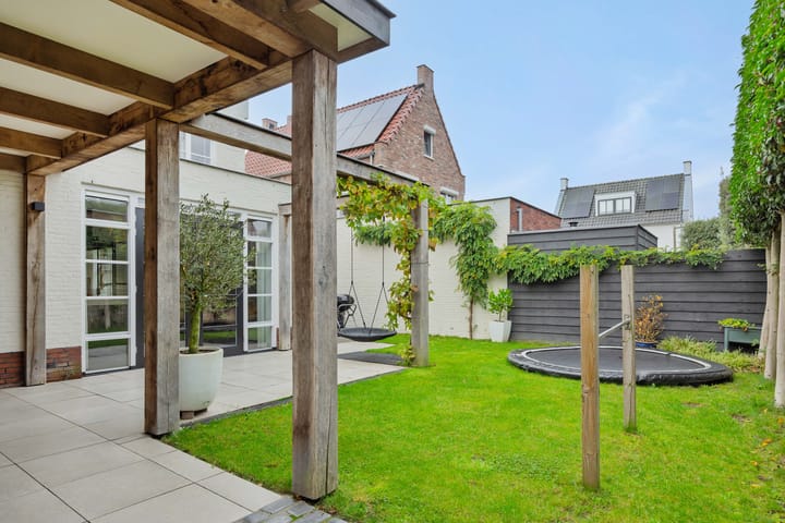 Foto 4 van Den Hoek 13