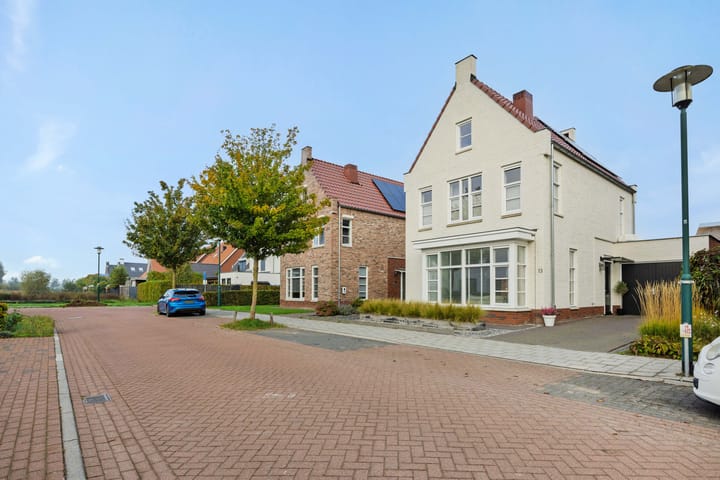 Foto 5 van Den Hoek 13