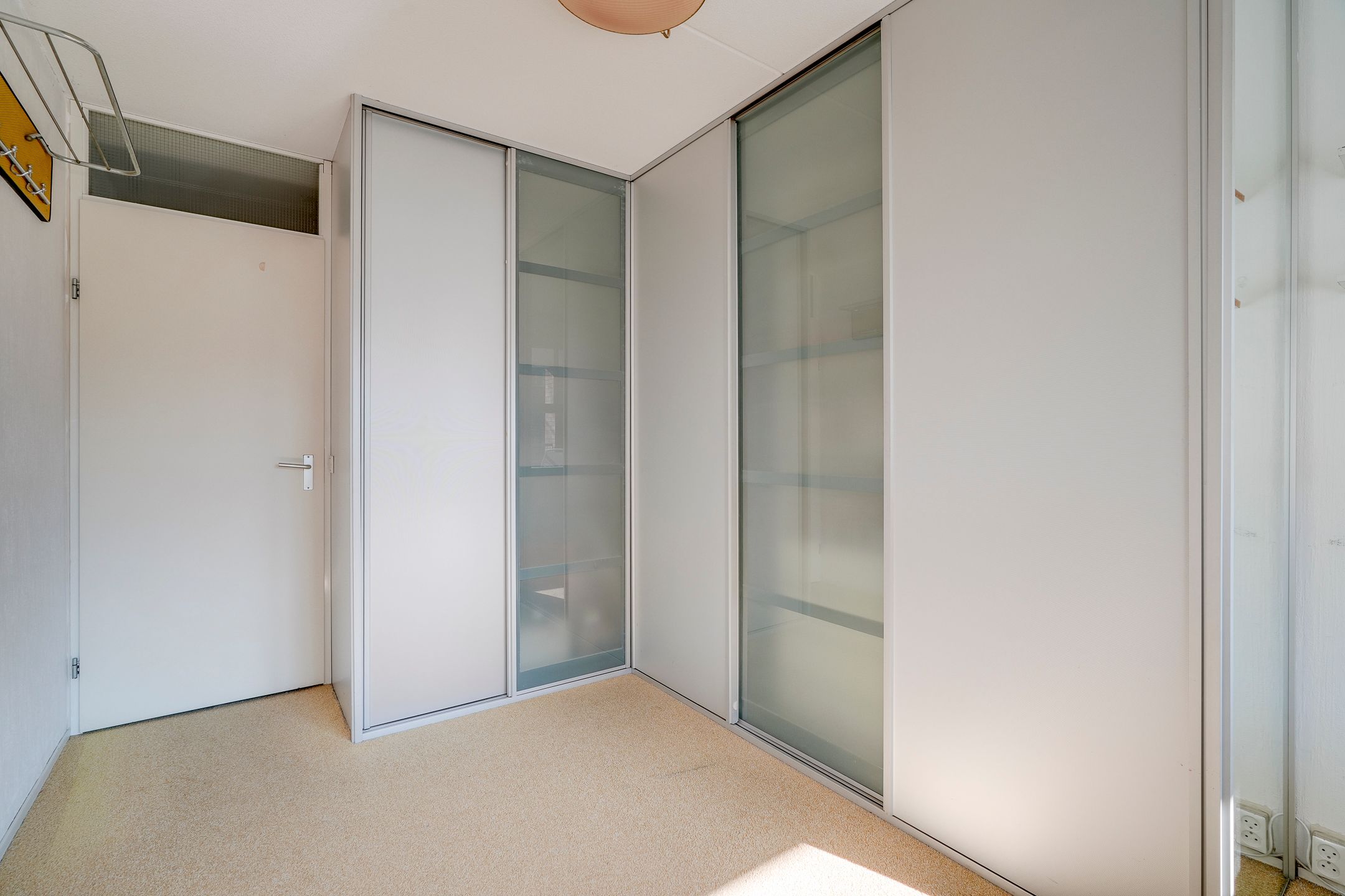 Spacious and bright 3-room apartment with balcony and view over the Catharijnesingel — 20