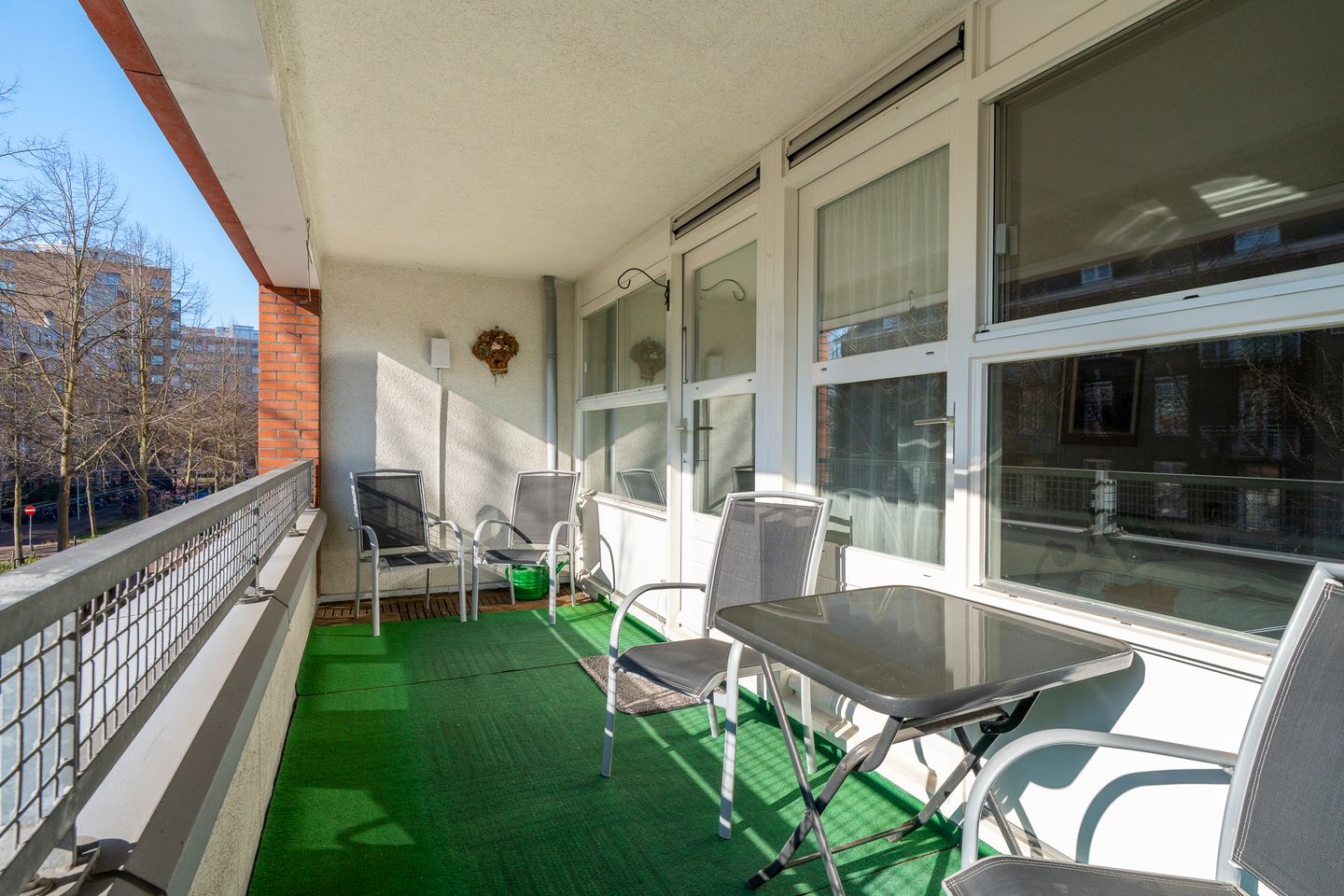 Spacious and bright 3-room apartment with balcony and view over the Catharijnesingel — 23