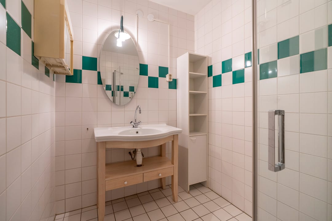 Spacious and bright 3-room apartment with balcony and view over the Catharijnesingel — 25
