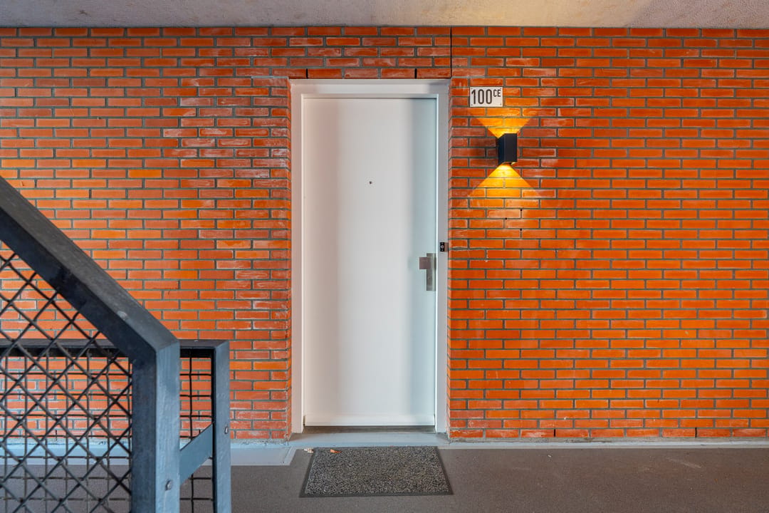 Spacious and bright 3-room apartment with balcony and view over the Catharijnesingel — 26
