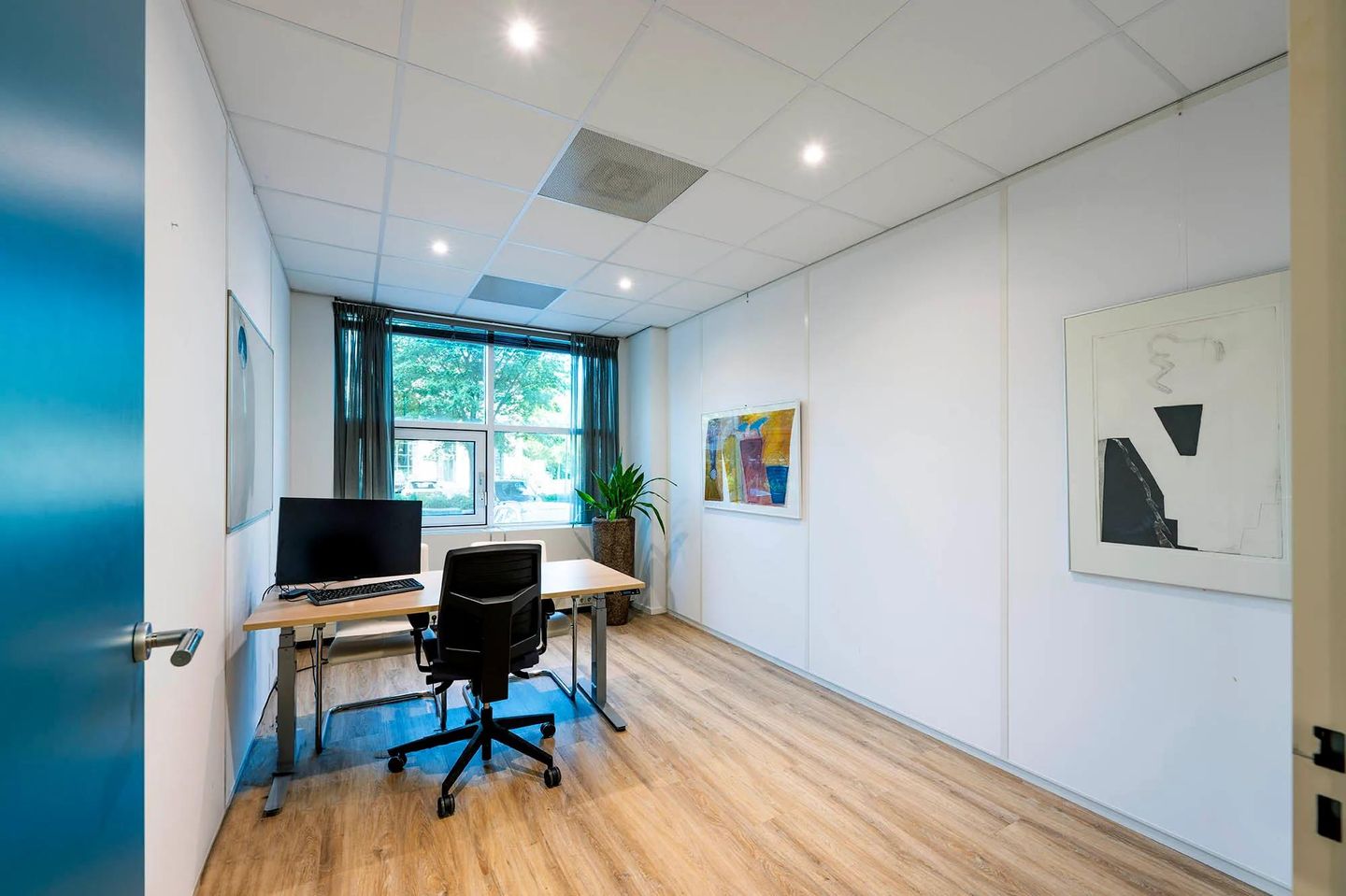 Bekijk foto 1 van Overschiestraat 184