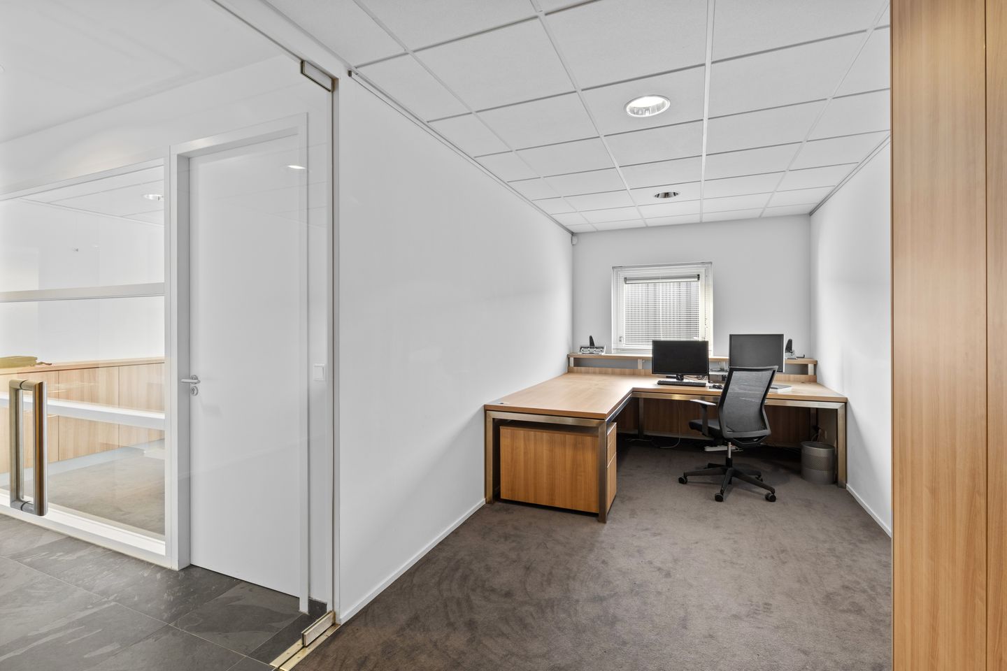 Bekijk foto 3 van Neon 15-n