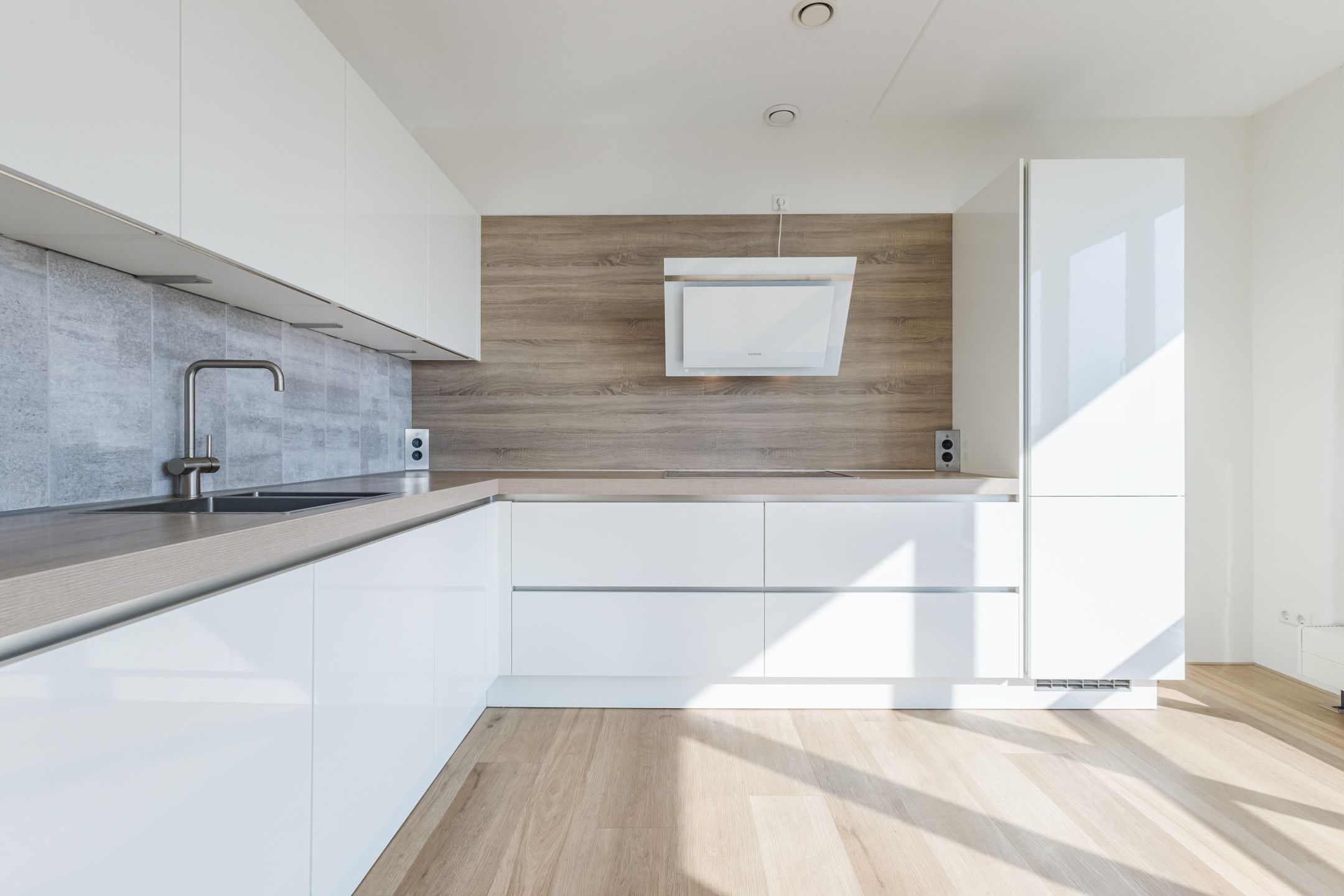 Foto 9 van Plein 1944 89