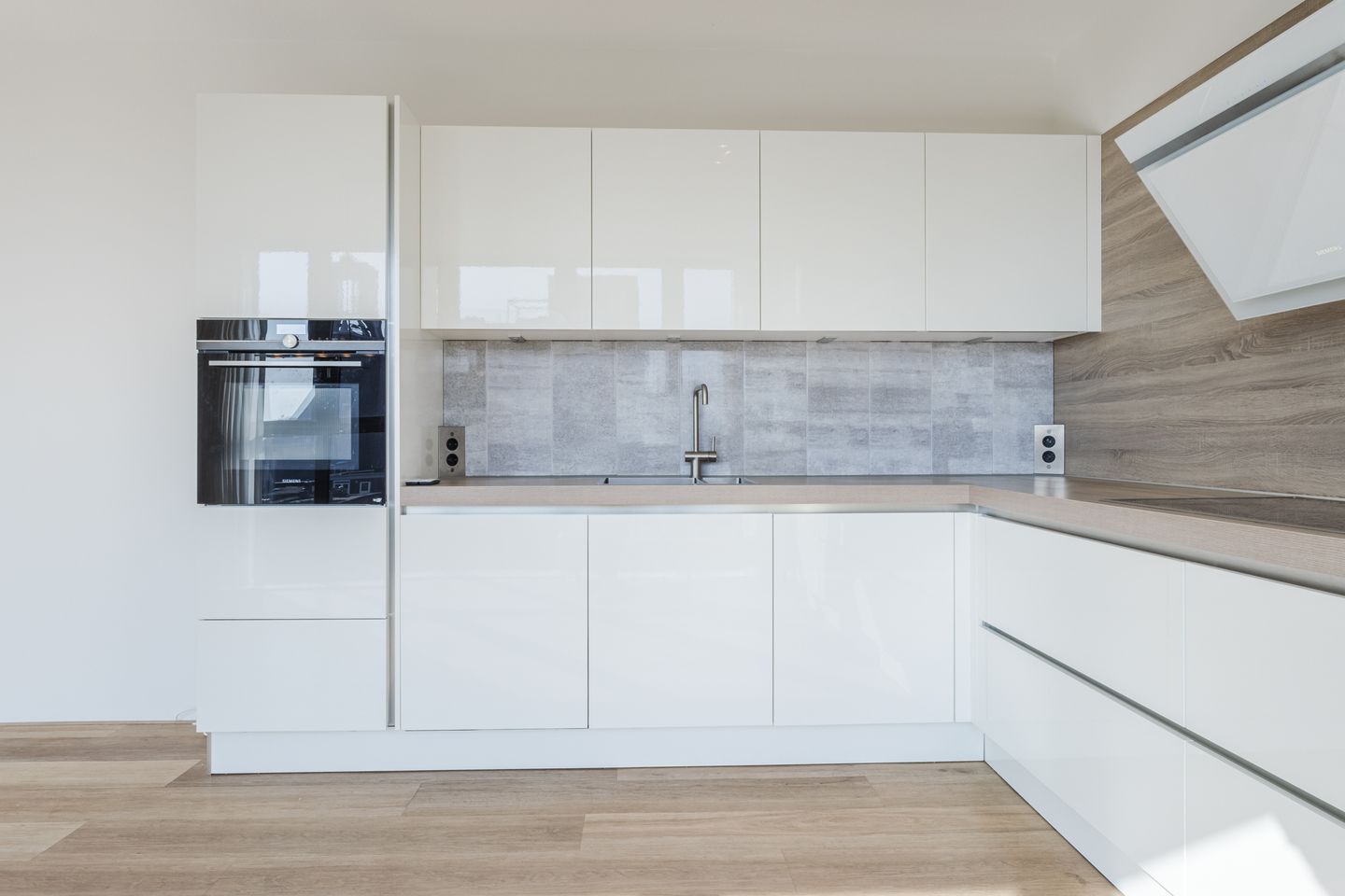 Foto 10 van Plein 1944 89