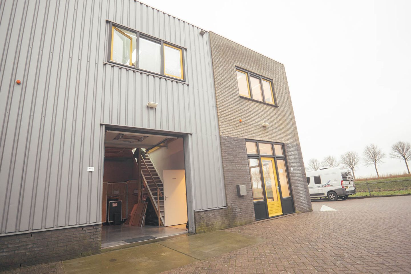 Bekijk foto 2 van Ambachtsweg 11-l