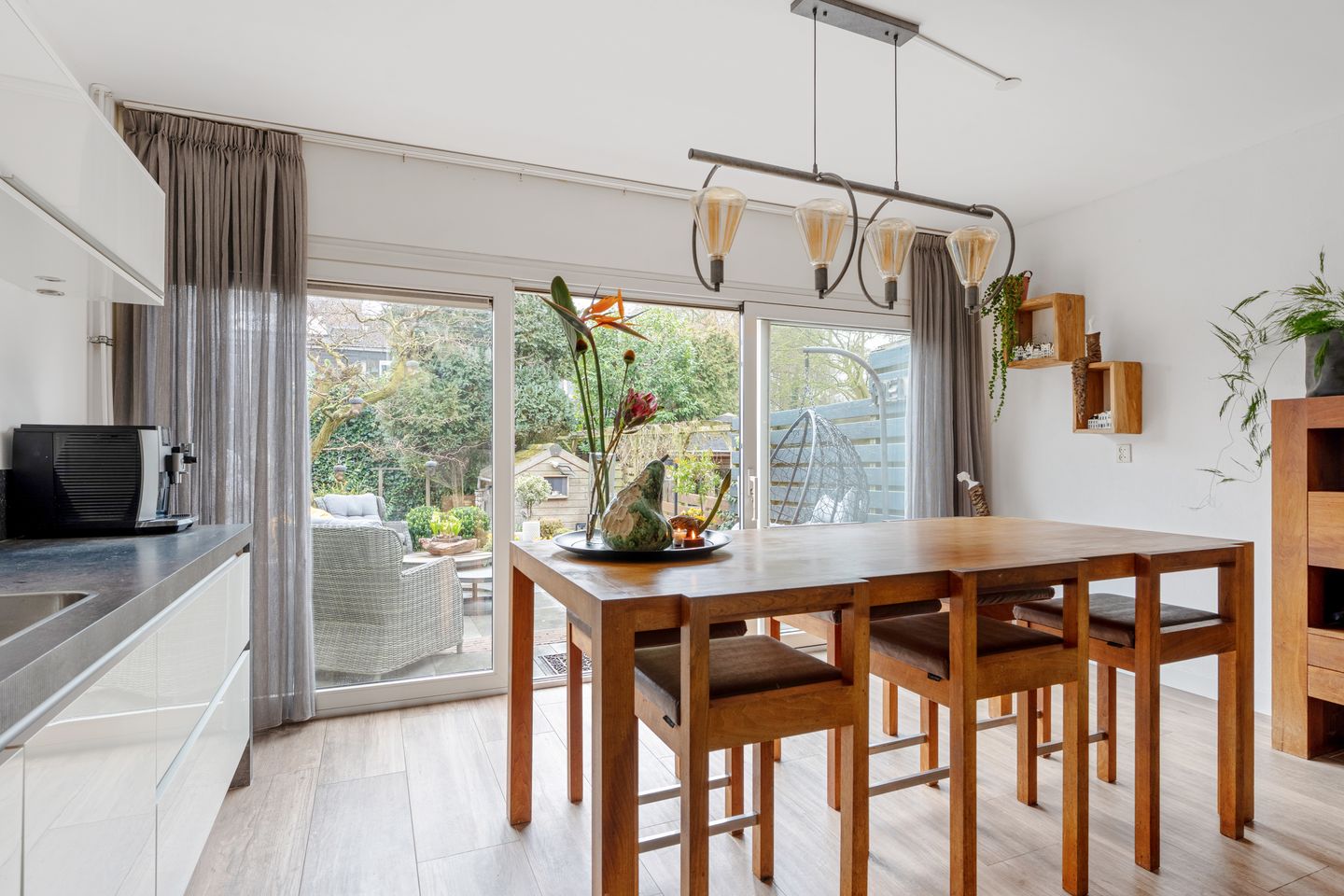 Foto 10 van Surinamesingel 95