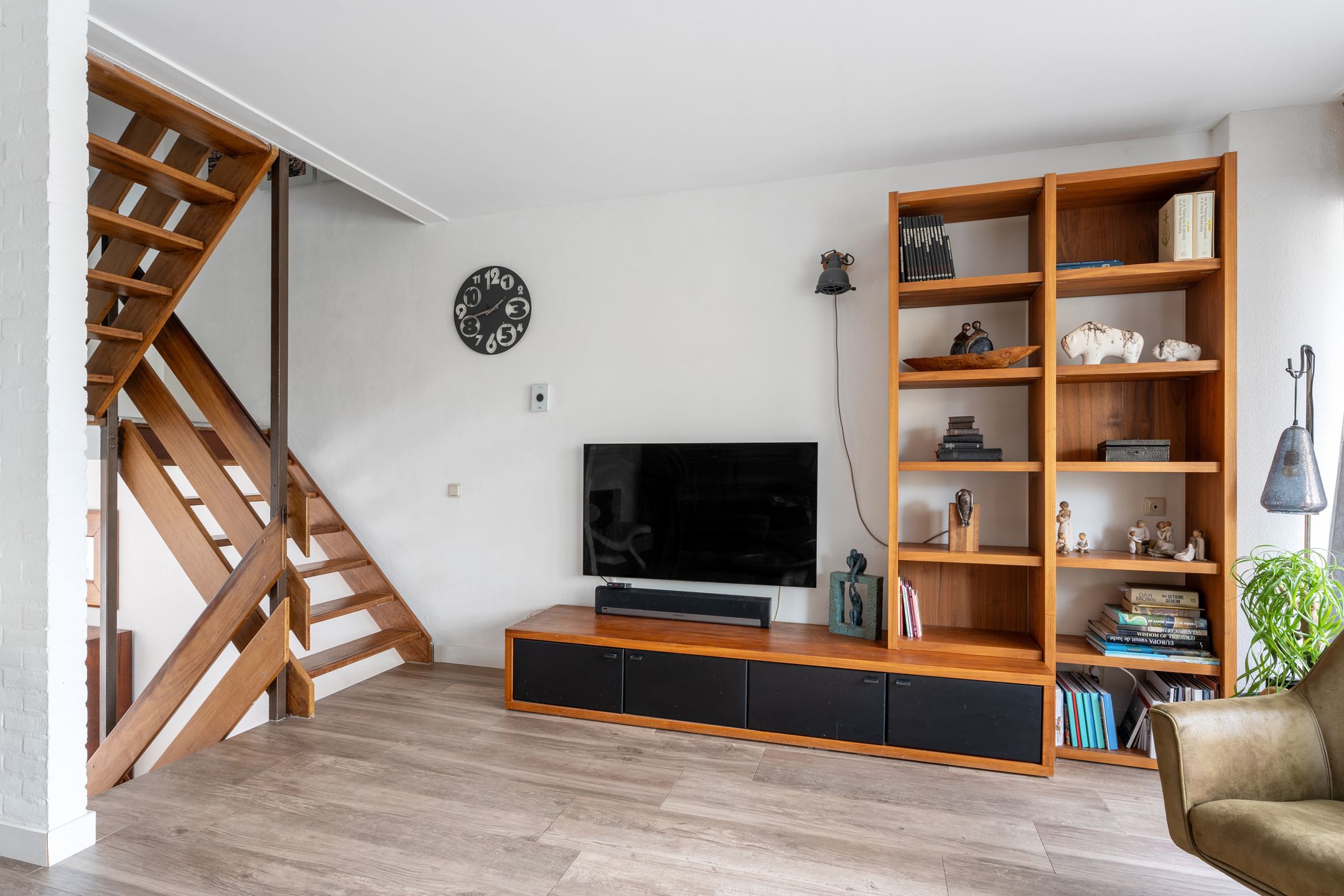 Foto 21 van Surinamesingel 95