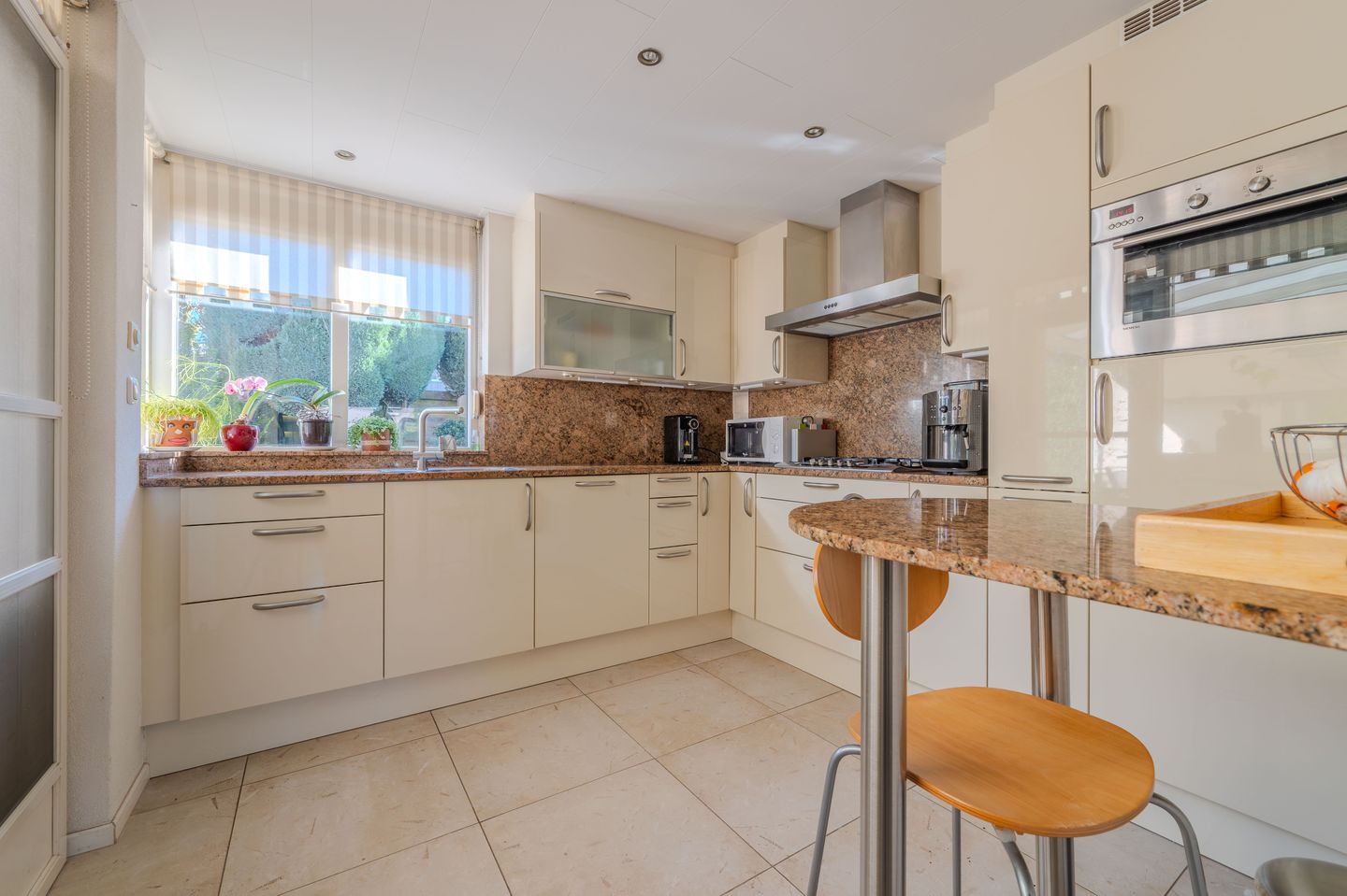 Photo 19 of Hubertusstraat 13