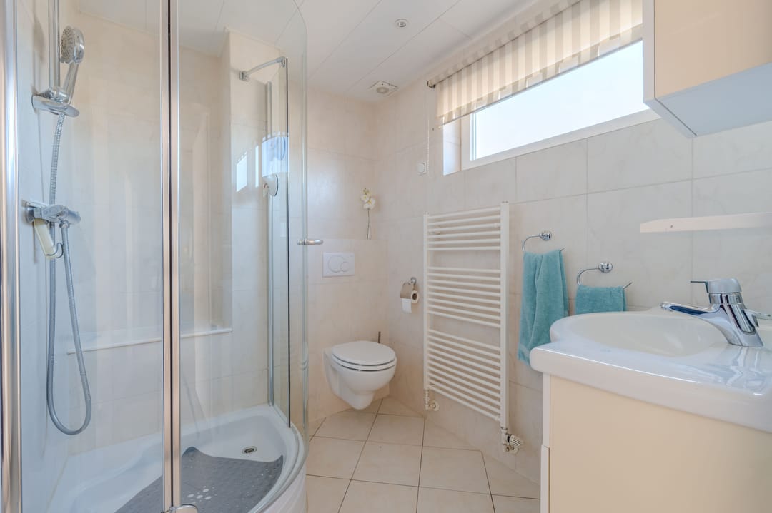 Photo 32 of Hubertusstraat 13