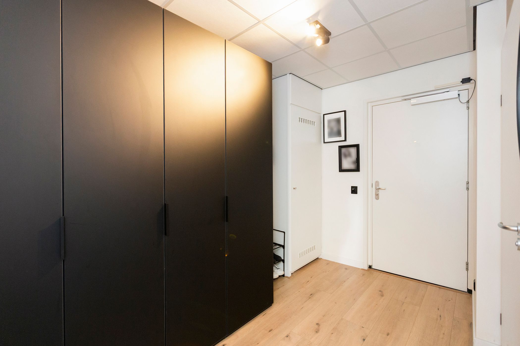Photo 3 of Brongouw 60-H