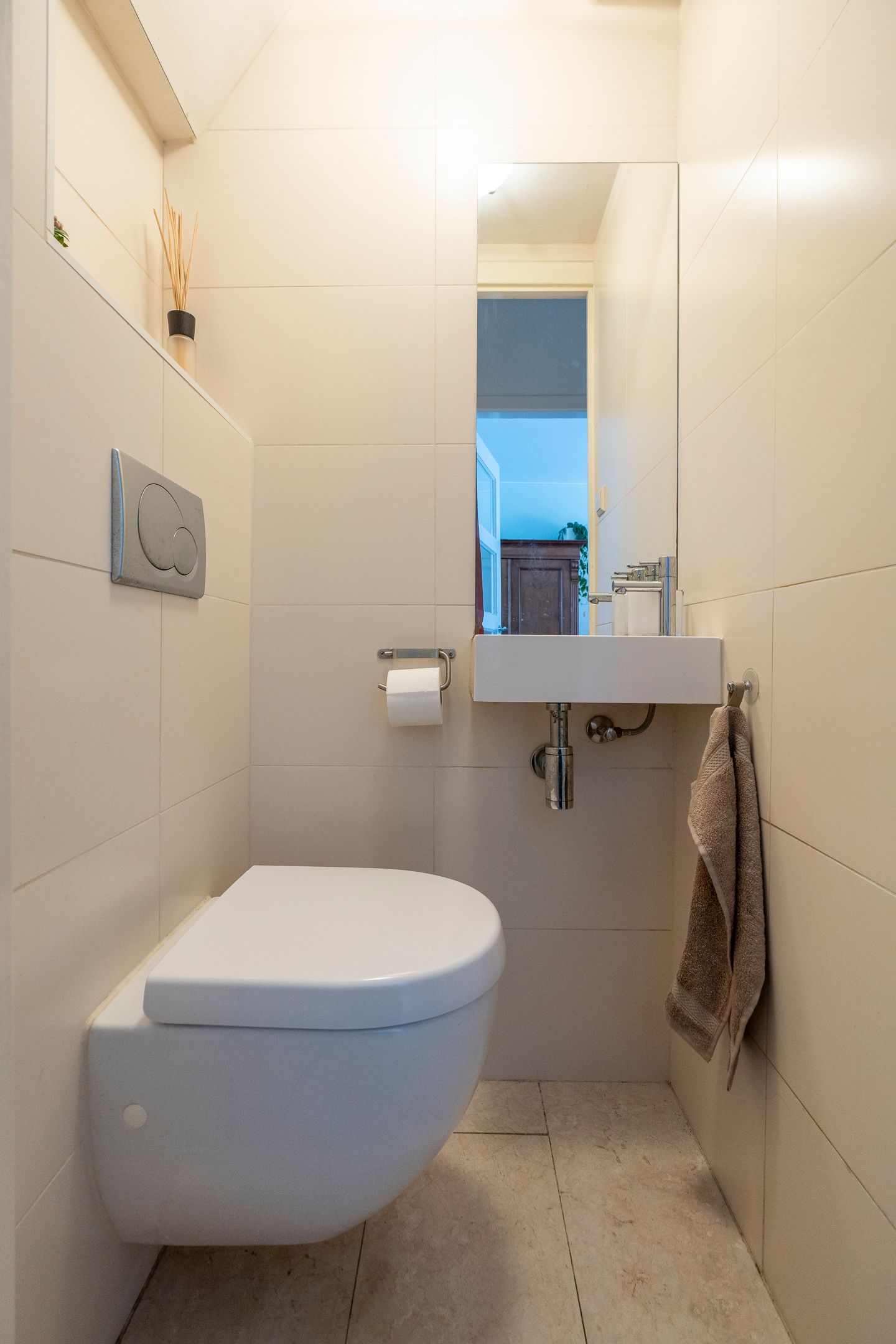 Photo 24 of Prof. Hugo de Vrieslaan 3