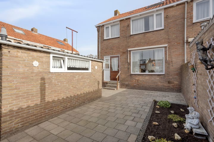 Photo 2 of Burgemeester van Baarstraat 13