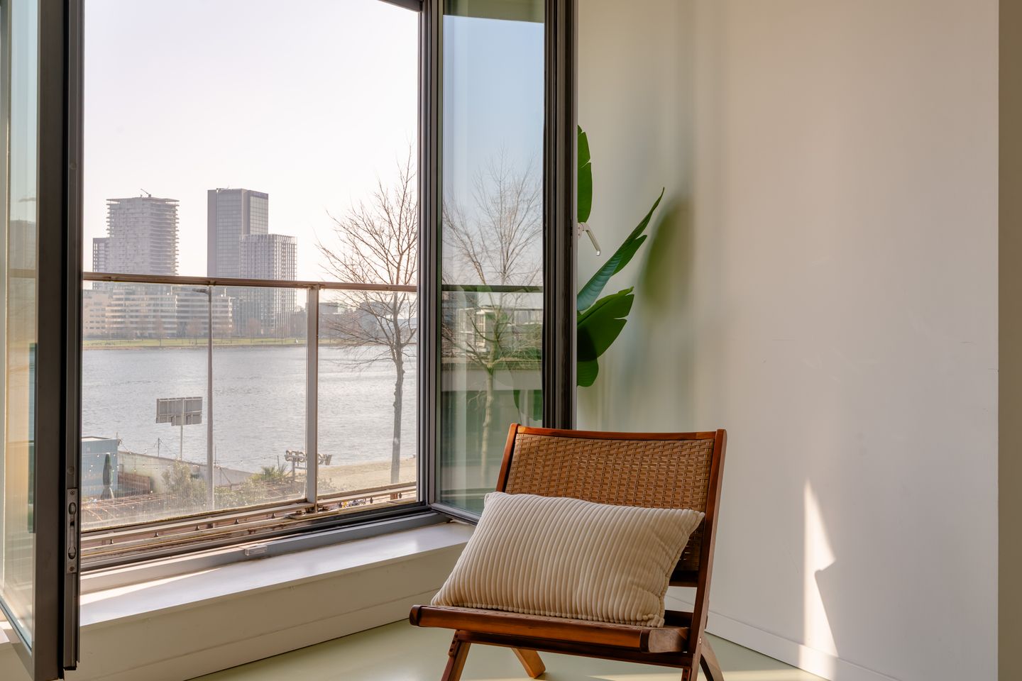 Photo 5 of Westerdoksdijk 611