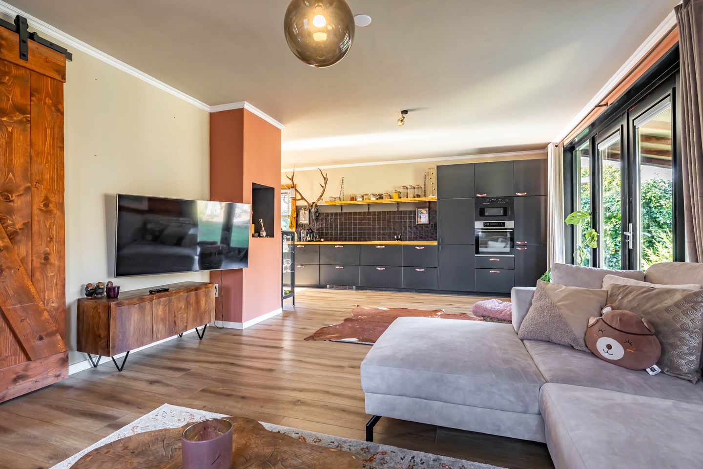 Photo 14 of Reddingiusstraat 4