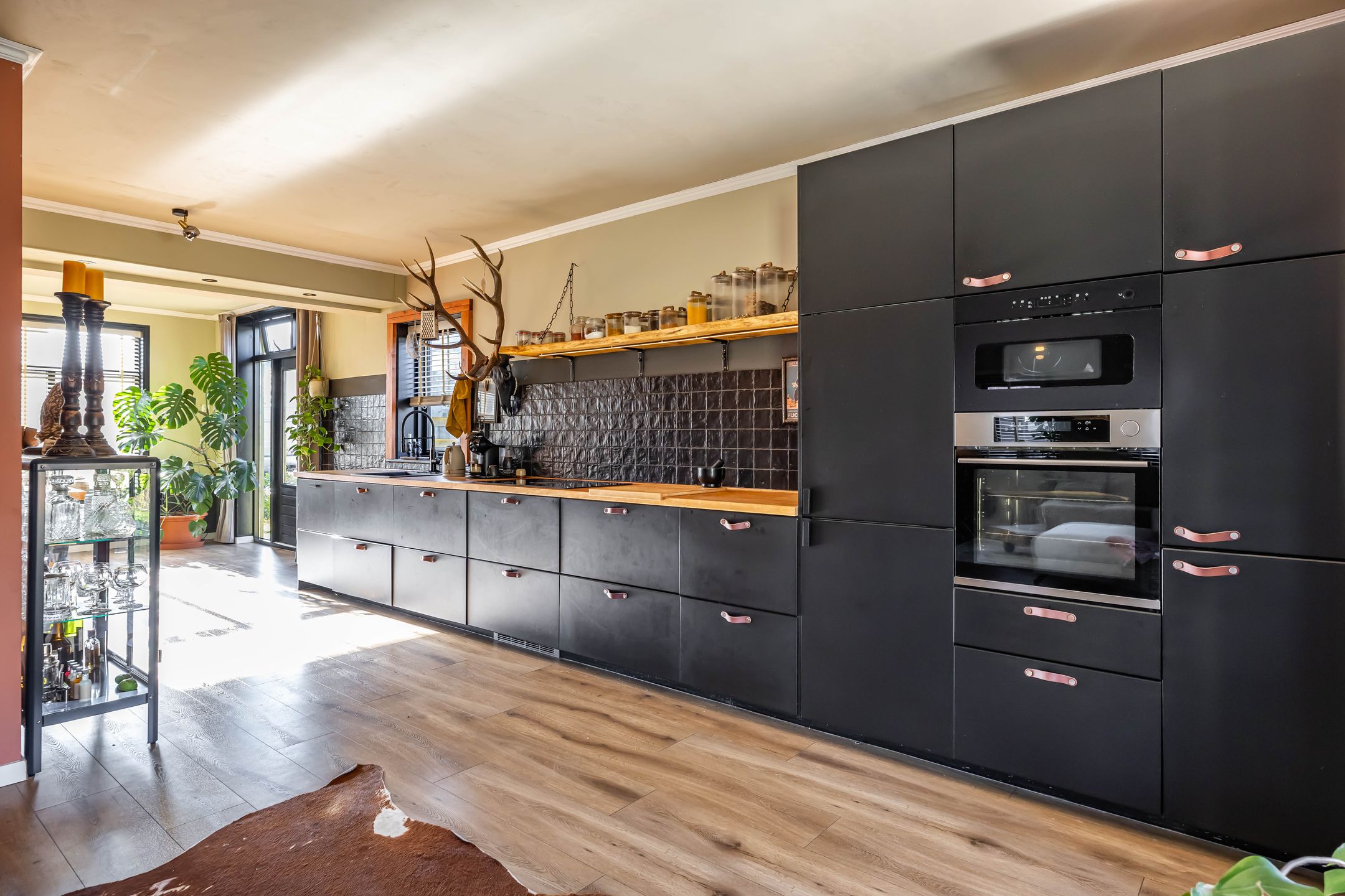 Photo 15 of Reddingiusstraat 4