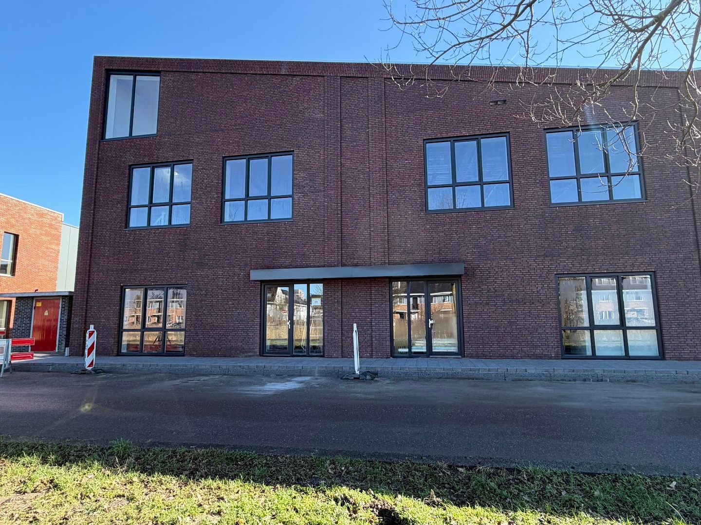 Bekijk foto 1 van Van der Waalsstraat 40-A