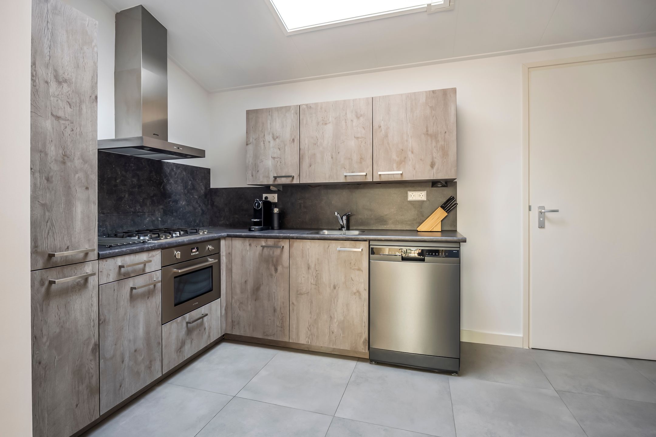 Photo 9 of Leeuwenhofje 6