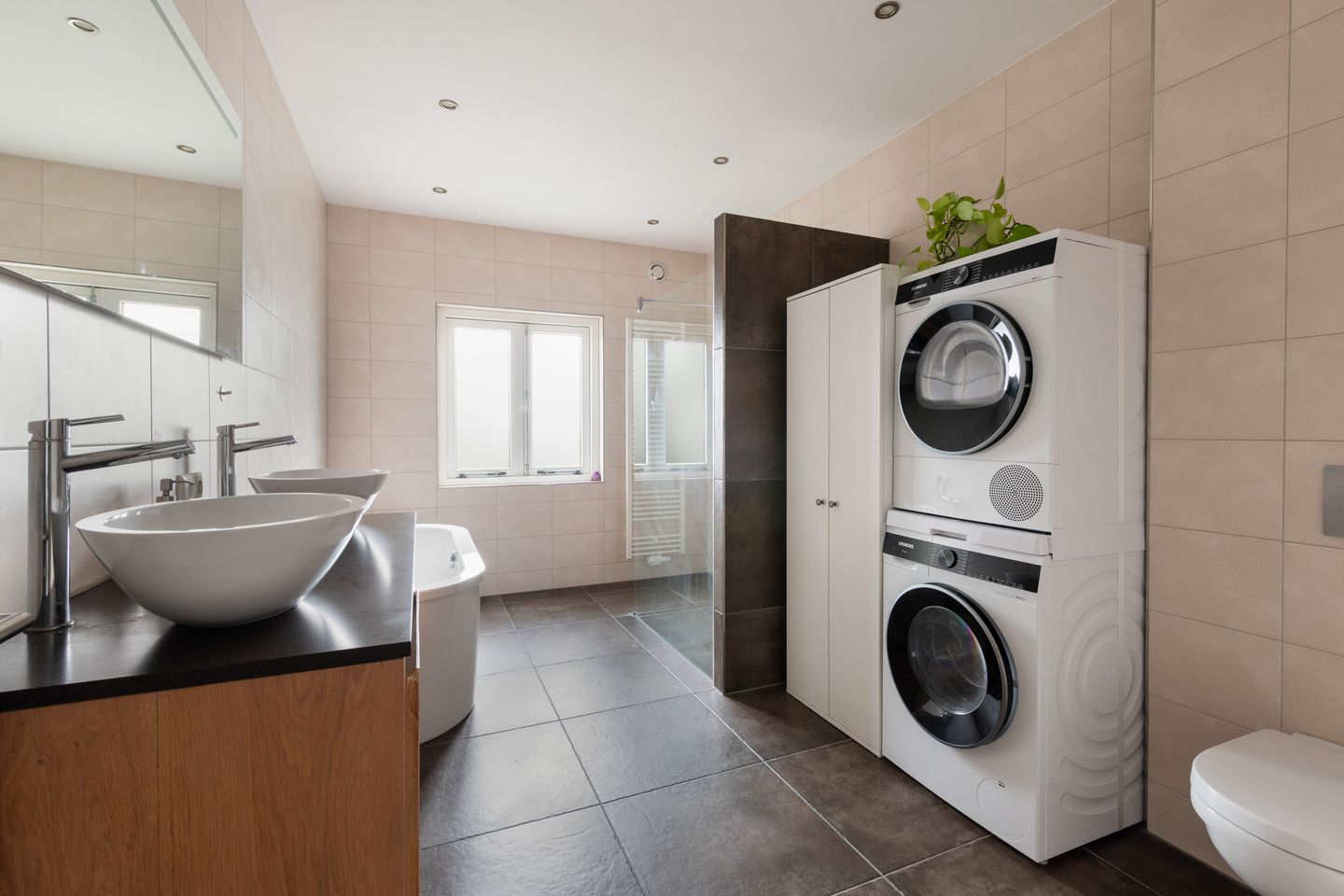 Photo 34 of Van der Mondestraat 95-BS