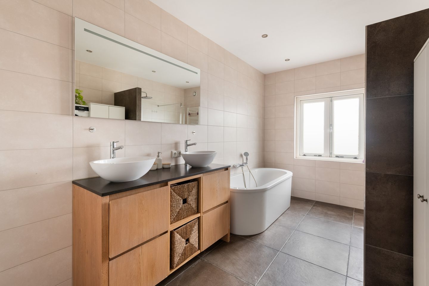 Photo 35 of Van der Mondestraat 95-BS