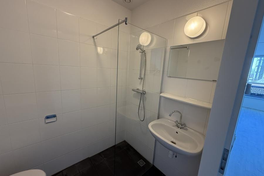 Foto 9 van August Allebéplein 386