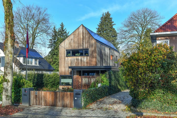 Graaf van Rechterenweg 19-A main image