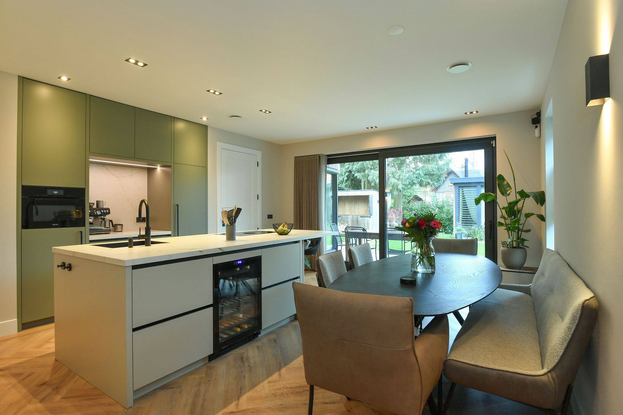 Foto 45 van Graaf van Rechterenweg 19-A