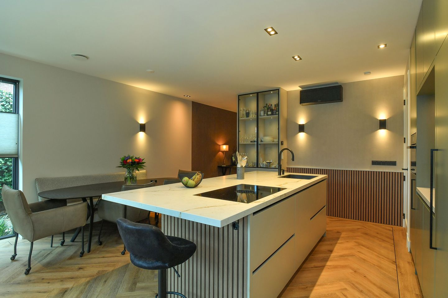 Foto 49 van Graaf van Rechterenweg 19-A