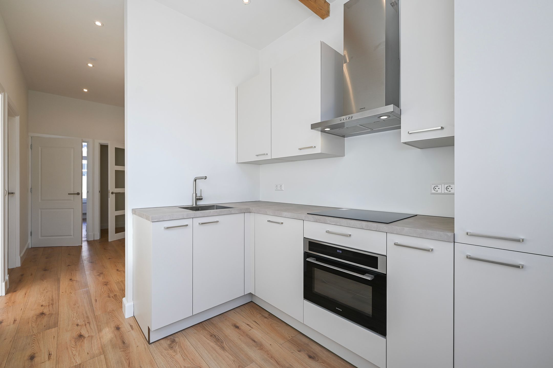 Foto 12 van De Constant Rebecquestraat 100