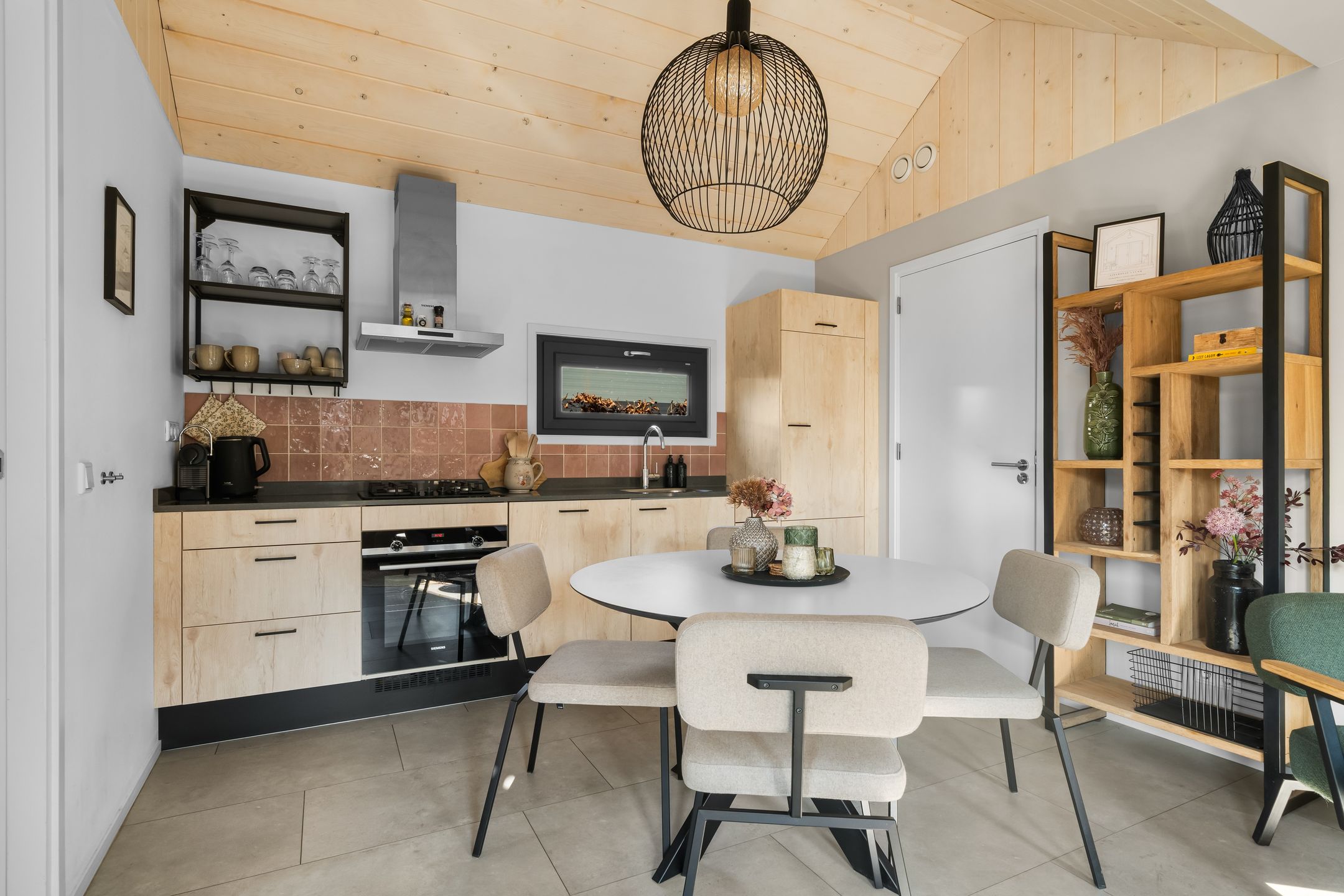 Foto 6 van Veldkampweg 2-J8