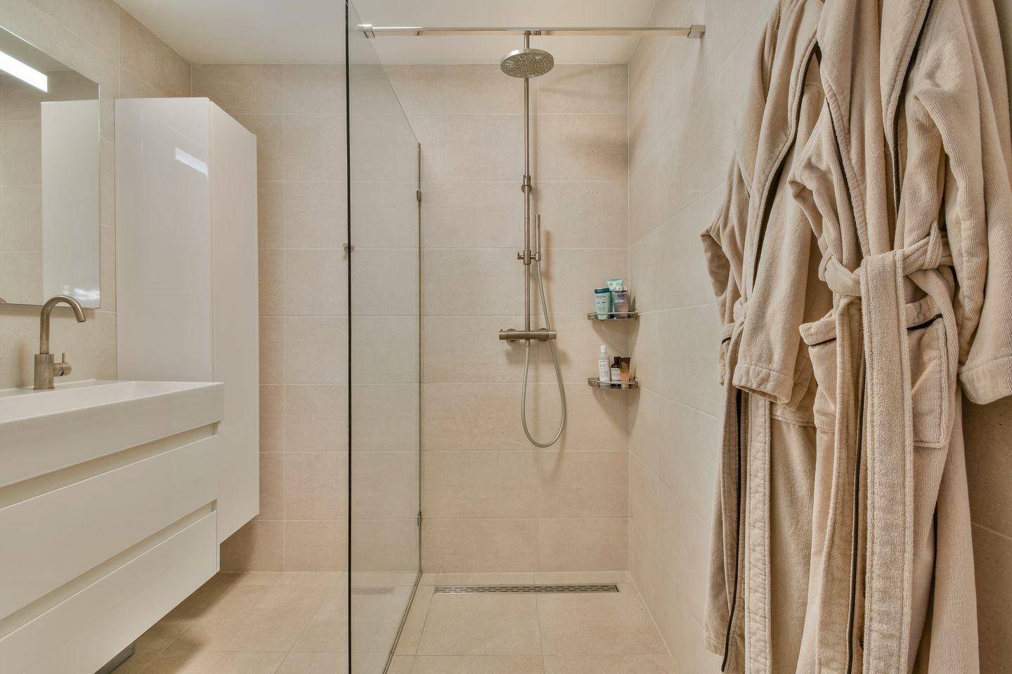 Photo 19 of Haarlemmerweg 376