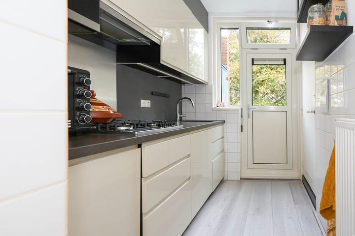 Photo 4 of Einsteinstraat 16-II