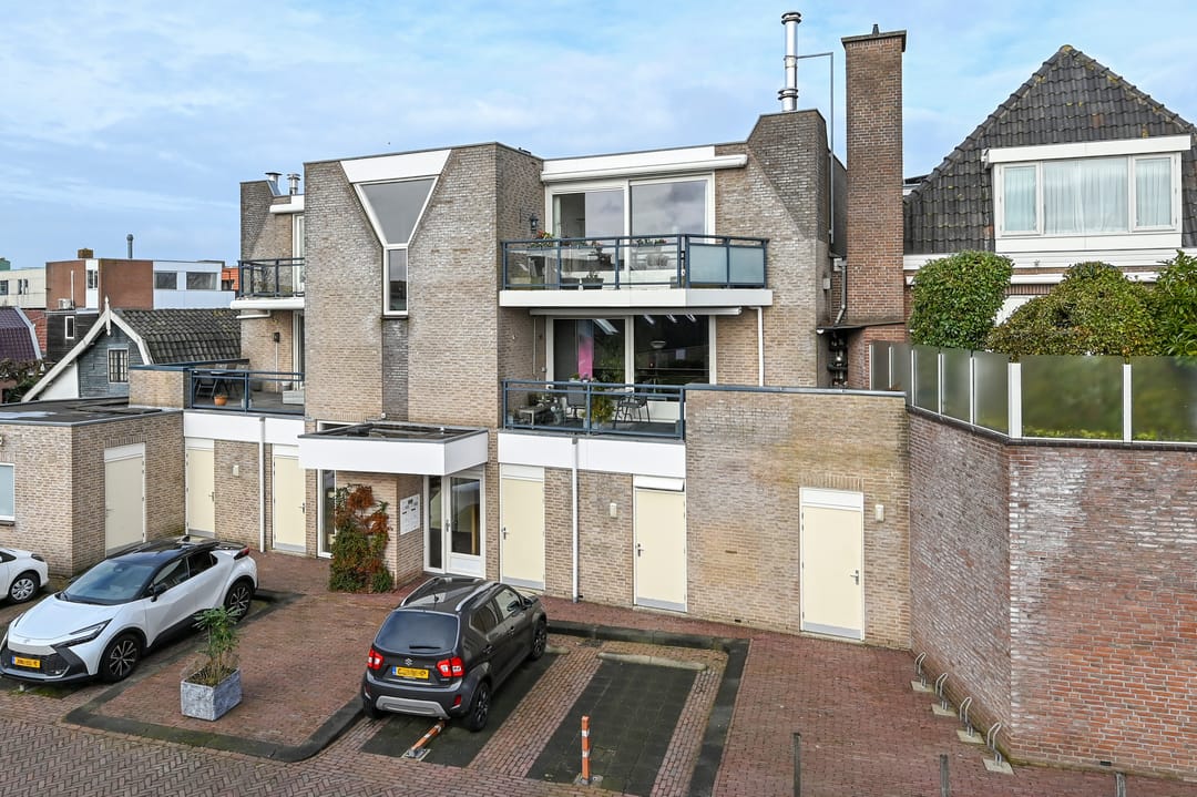 Photo 28 of Blomstraat 10