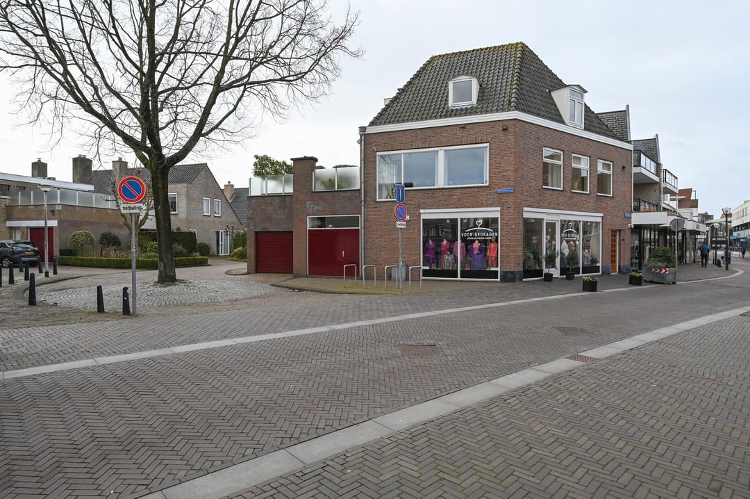 Photo 31 of Blomstraat 10