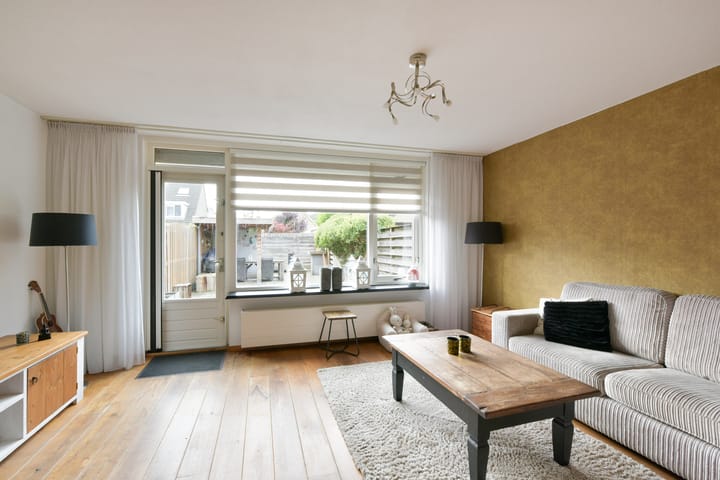 Photo 3 of Blauwe Zegge 56