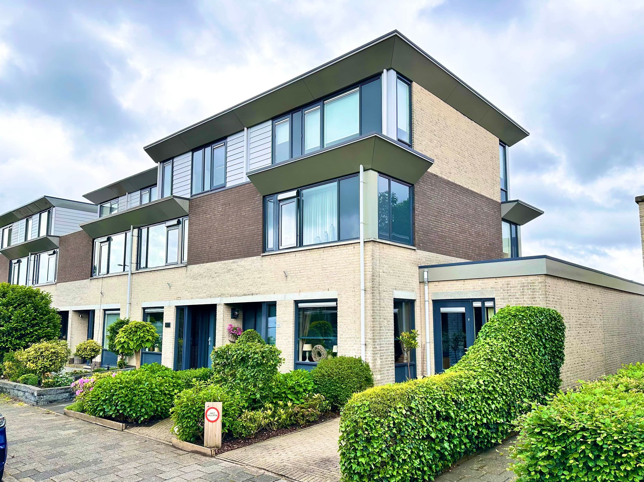 Buying a house in The Netherlands., Burgemeester Aalberslaan 106