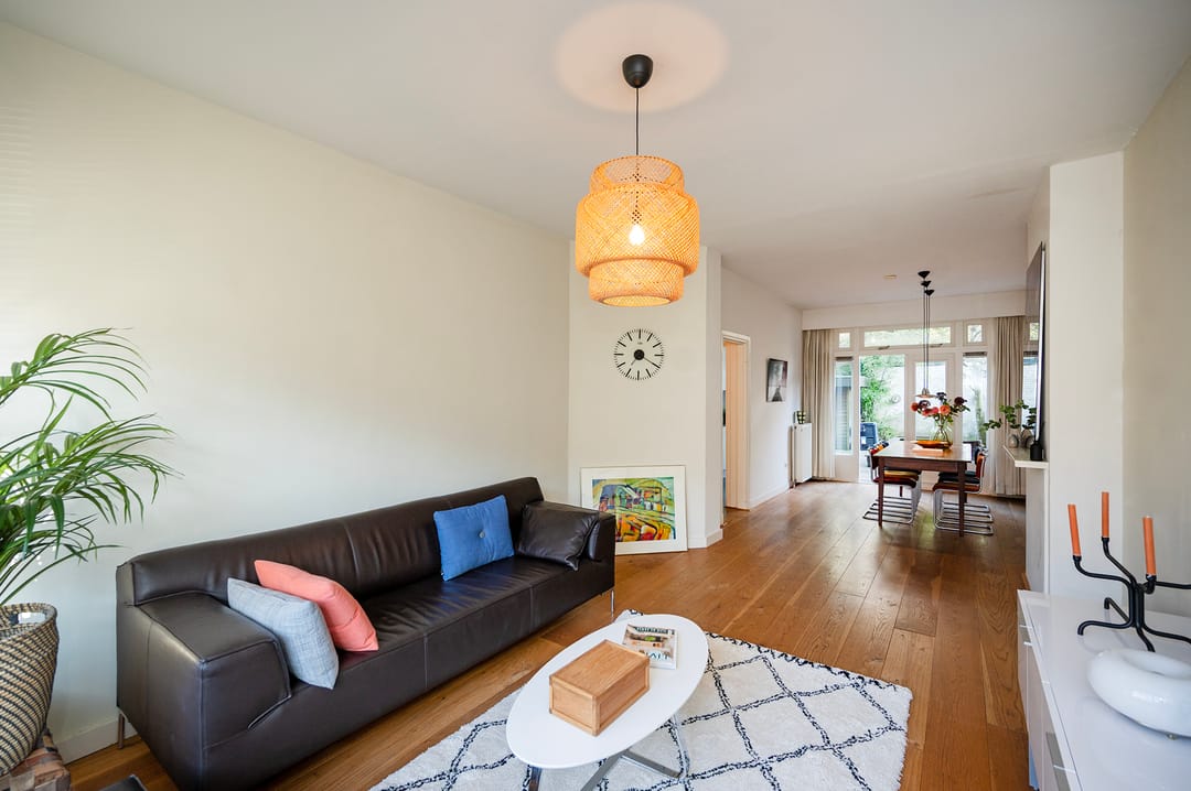 Foto 2 van Paramariboplein 24