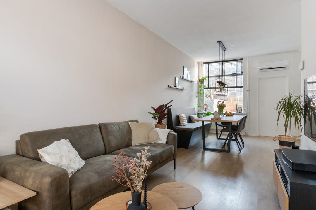 Photo 2 of P.C. Bothstraat 28