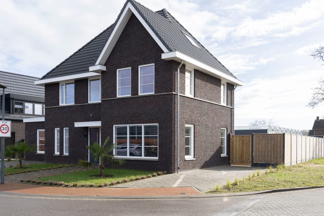 Photo 1 of Teunestraat 2