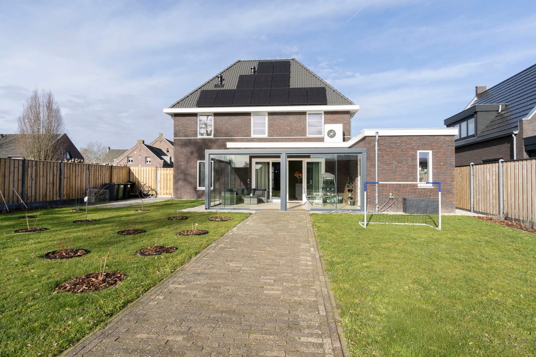 Photo 2 of Teunestraat 2